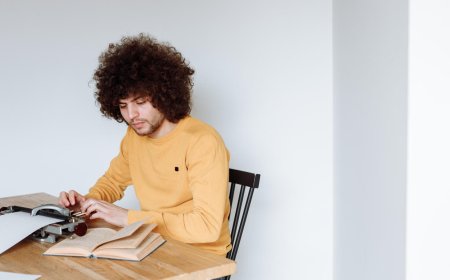 A Student’s Guide to Finding the Best Dissertation Writer Online