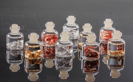 Travel-Size Perfumes & Rare Perfume Samples: The Smart Way to Explore Luxury Fragrances on the Go