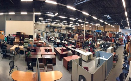 Office Furniture Warehouse vs. Retail Stores: Which One Wins?