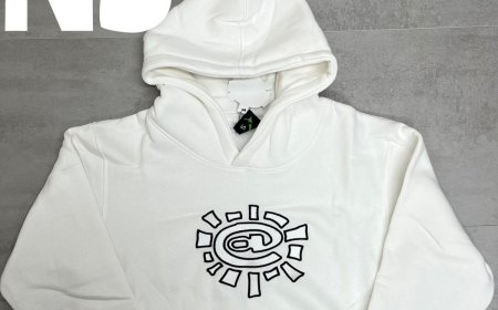 "Adwysd Hoodie: The Unexpected Piece Your Closet is Missing"